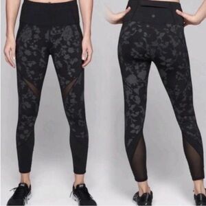 Athleta Moonlight Precision  Women's Black Floral Leggings 7/8 Mesh Size Small